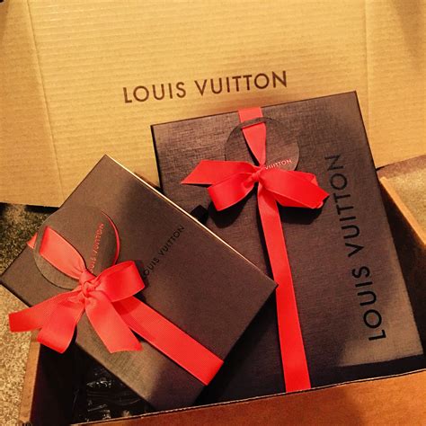 louis vuitton christmas gifts.